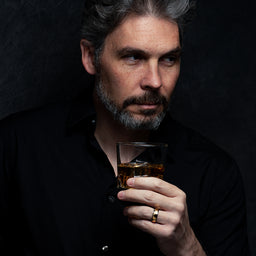 100S JEWELRY Personalized Engraved Faceted Tungsten Rings For Men Gold Polish Black Step Edge Sizes 6-16